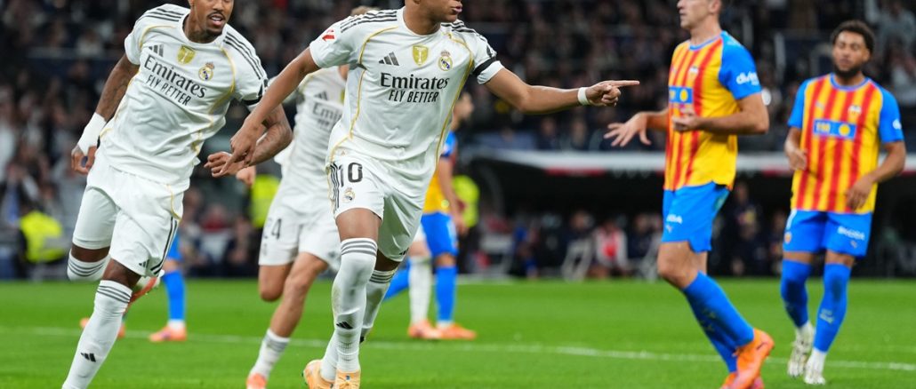 Real Madrid goleó a Valencia con dos de Mbappé