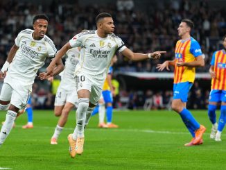 Real Madrid goleó a Valencia con dos de Mbappé