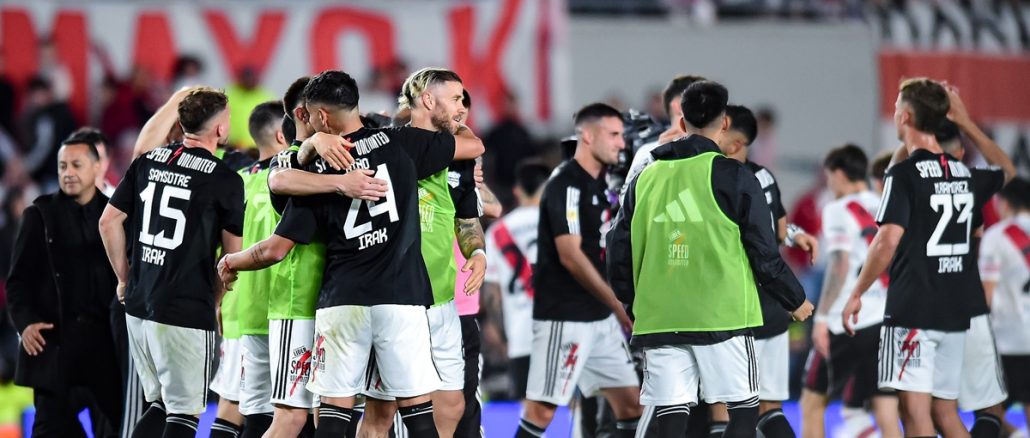 Deportivo Riestra en el Monumental Riestra jugará un torneo internacional en 2026