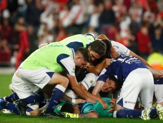 Los dos jugadores de Gimnasia que le gritaron el penal atajado de Insfrán al árbitro Nazareno Arasa