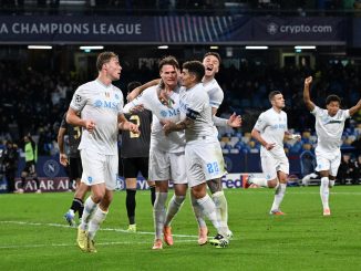 Napoli homenajeó a Maradona y venció a Qarabag