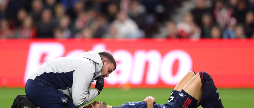 El ex Real Sociedad necesitó 5 minutos para recuperarse. Mikel Merino preocupó a Arsenal y España tras recibir un codazo