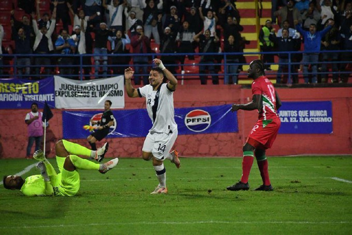Surinam perdió en Guatemala pero logró un agónico gol que lo clasificó al Repechaje Internacional