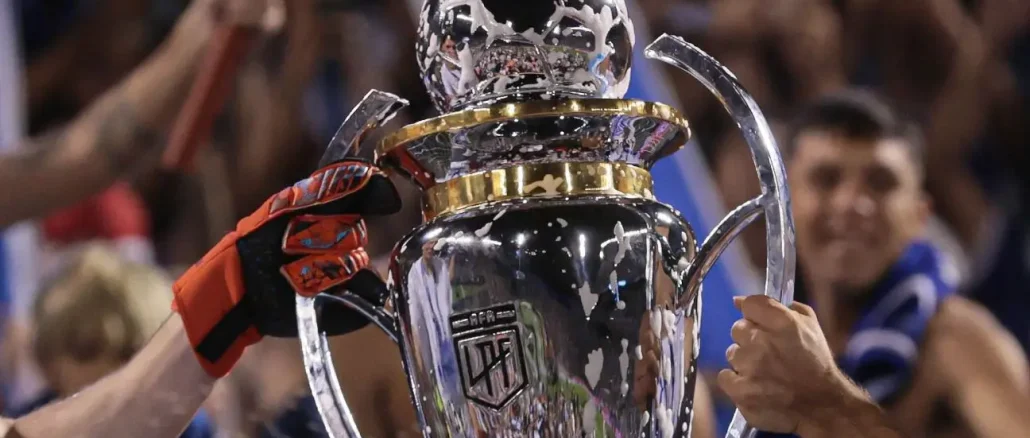 trofeo-torneo-clausura--argentina-2025 Todo confirmado: Así quedaron los octavos de final del Torneo Clausura de Argentina