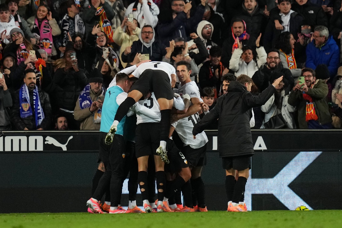 Valencia le ganó el derbi a Levante en el regreso de La Liga