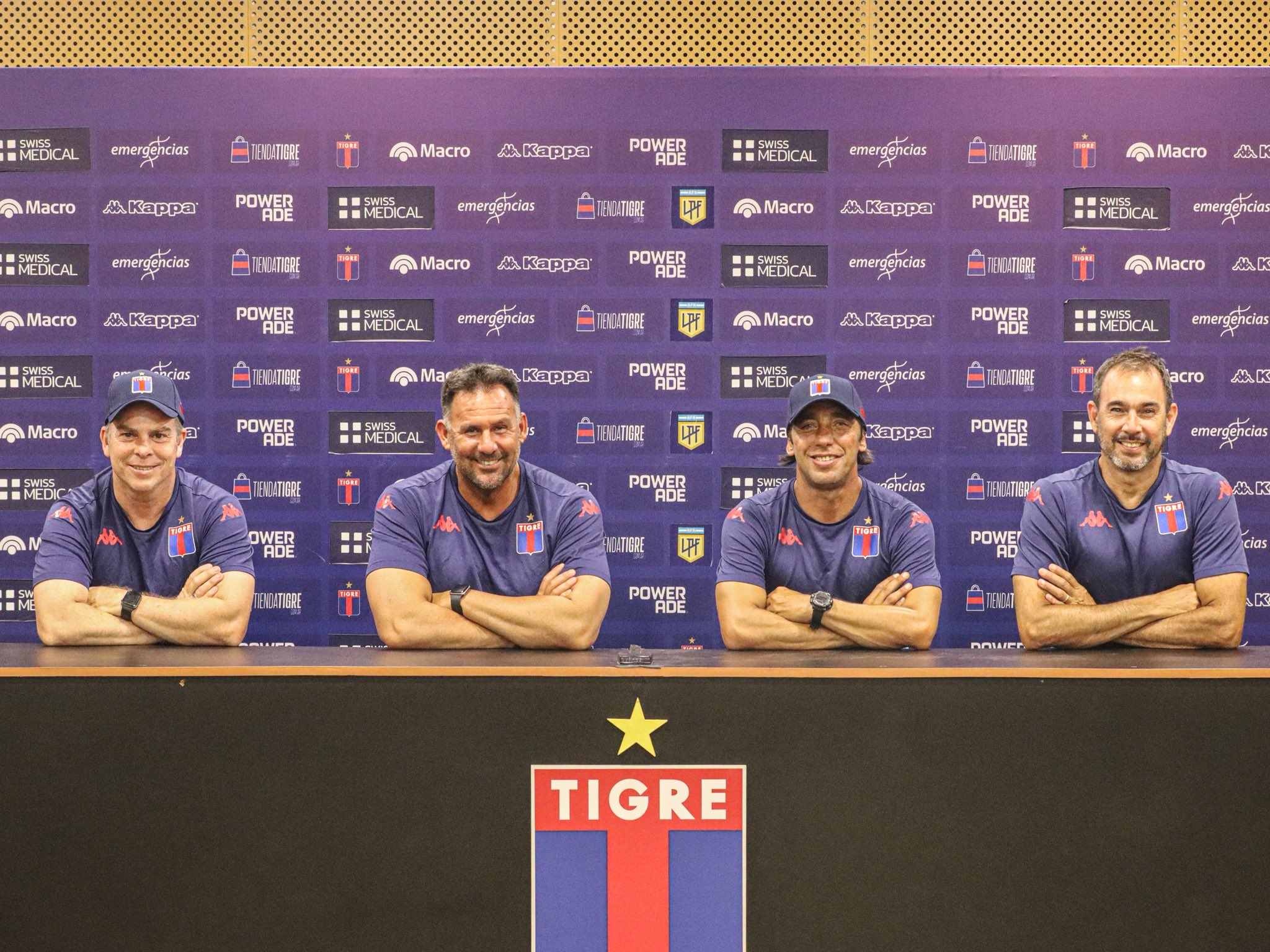 Diego Dabove renovó por una temporada más en Tigre