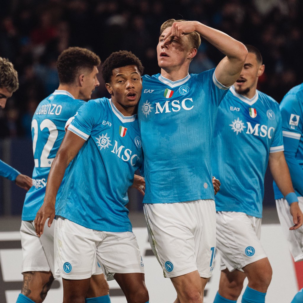 Napoli venció ajustadamente a Juventus y lidera la Serie A