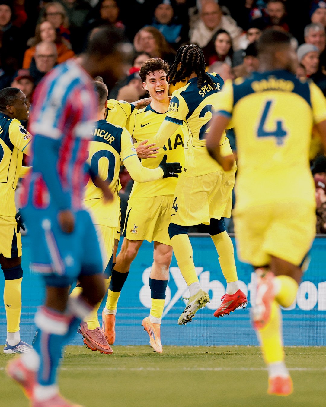 Tottenham volvió al triunfo en Premier League y se acerca a zona de copas