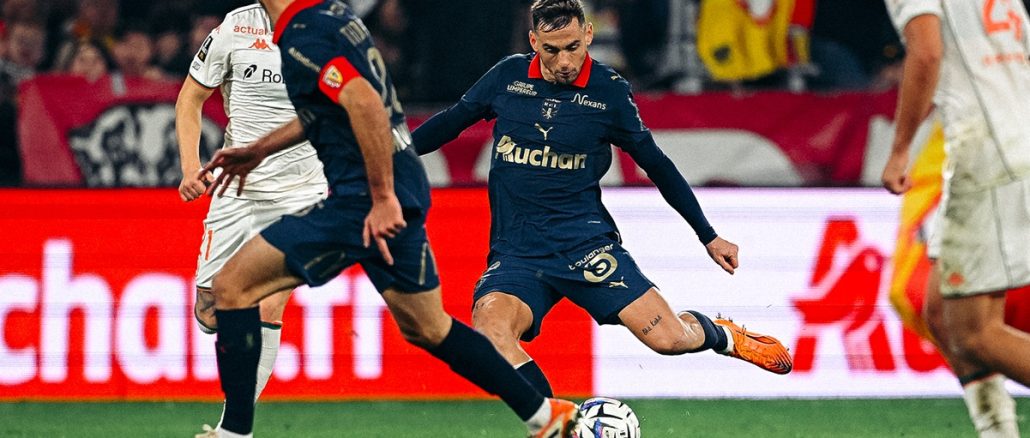 Racing de Lens 2 Niza 0 Fue 2 a 0 para los Sangre y Oro con doblete de Odsonne Édouard. Lens le ganó a Niza y recuperó la cima en Ligue 1