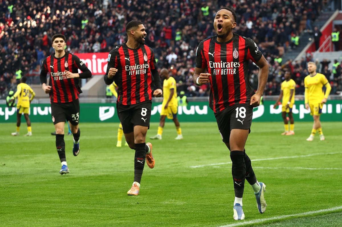 Milan goleó a Verona y recuperó la cima en Serie A
