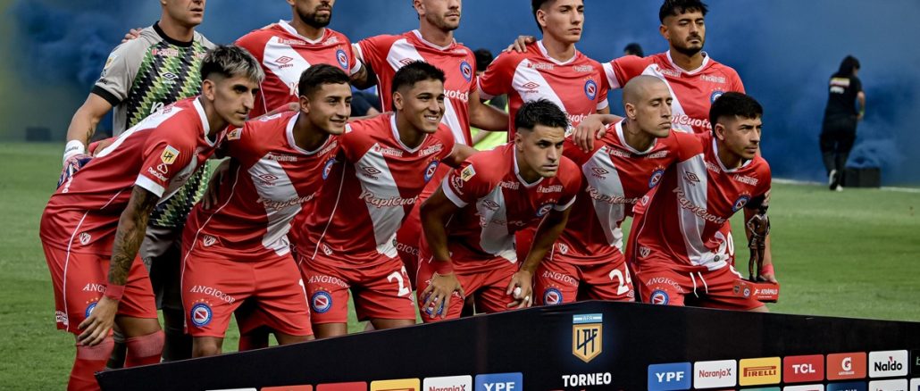 Argentinos Juniors ya conoce a sus rivales para la Libertadores 2026 El Bicho tendrá que sortear a Barcelona o Liga de Quito y tal vez Botafogo. El bravo camino de Argentinos Juniors en la Copa Libertadores 2026