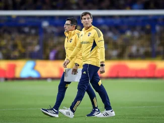 Claudio Úbeda, entre la explicación del cambio de Zeballos y su futuro en Boca tras la caída