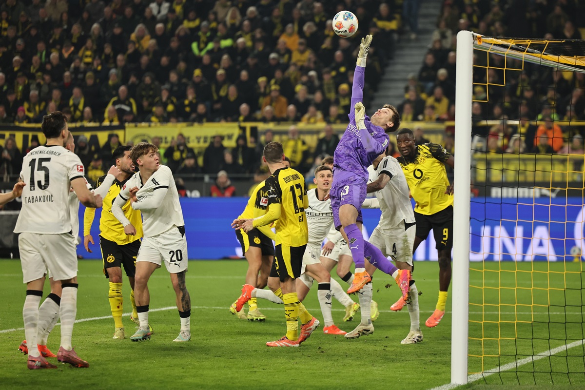 Fue 2 a 0 con goles de Julian Brandt y Maximilian Beier. Borussia Dortmund le ganó al Gladbach y quedó a seis de la cima