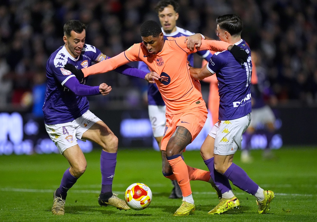 Barcelona no puede con Guadalajara: 0 a 0 al descanso