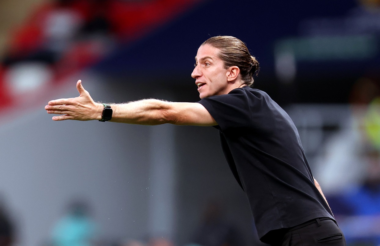 Filipe Luís renovó y sigue siendo entrenador de Flamengo