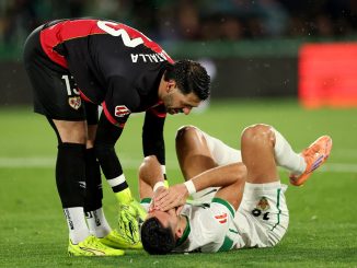 Alexnader Isak, Michael Folorunsho, y Héctor Fort. Tres futbolistas se lesionaron al hacer un gol este fin de semana