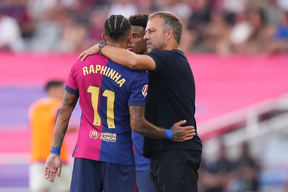Hansi Flick se enoja con la FIFA: "Que Raphinha no esté en el once ideal es una broma"