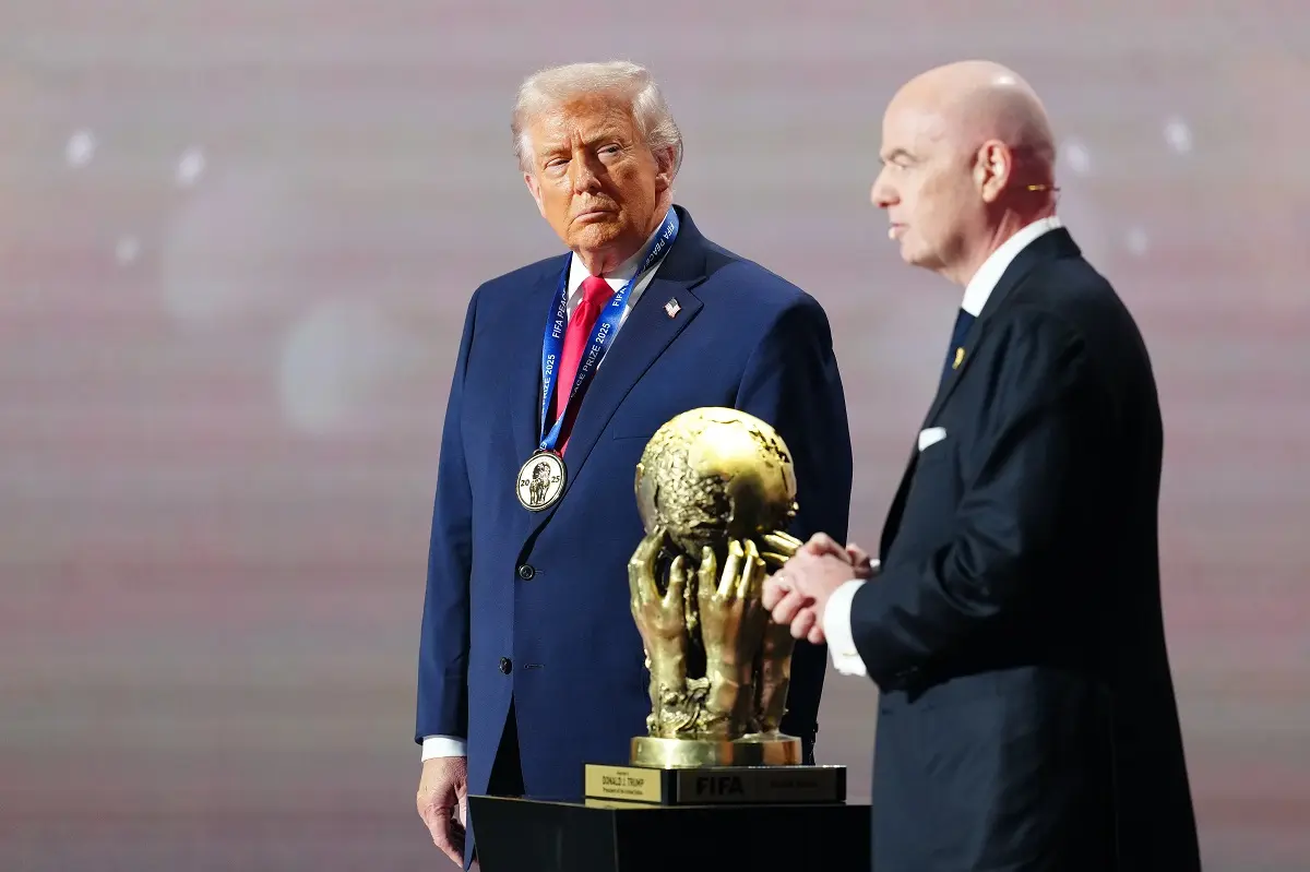 Donald Trump recibió el premio de la Paz de la FIFA en el sorteo del Mundial 2026