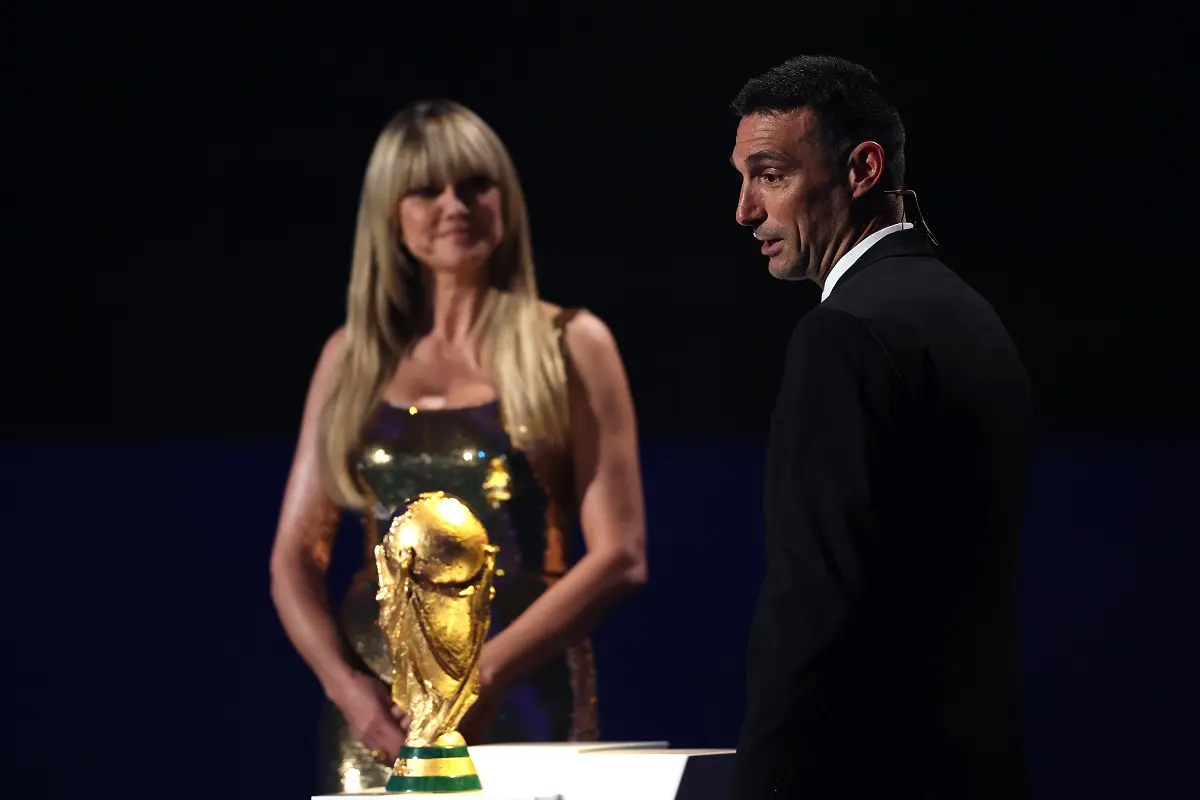 Lionel Scaloni, protagonista del sorteo del Mundial 2026: entró la Copa del Mundo al escenario