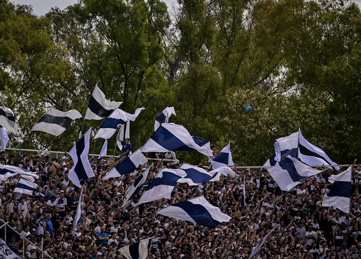Inolvidable recibimiento de Gimnasia ante Estudiantes en la semifinal del Clausura