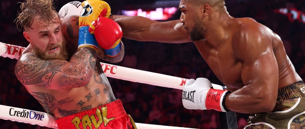 Jake Paul y Anthony Joshua en plena pelea Jake Paul y Anthony Joshua en plena pelea
