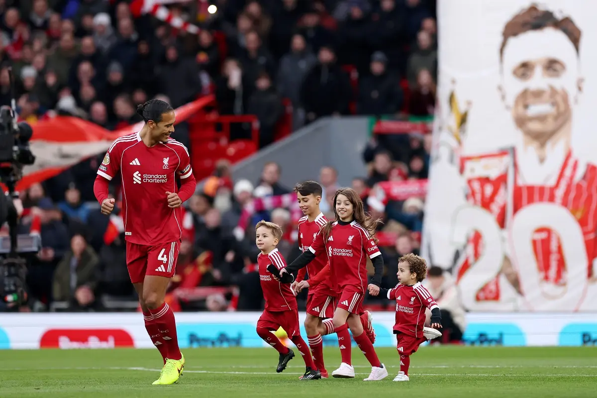 El emotivo homenaje del Liverpool y Wolverhampton a Diogo Jota con sus hijos