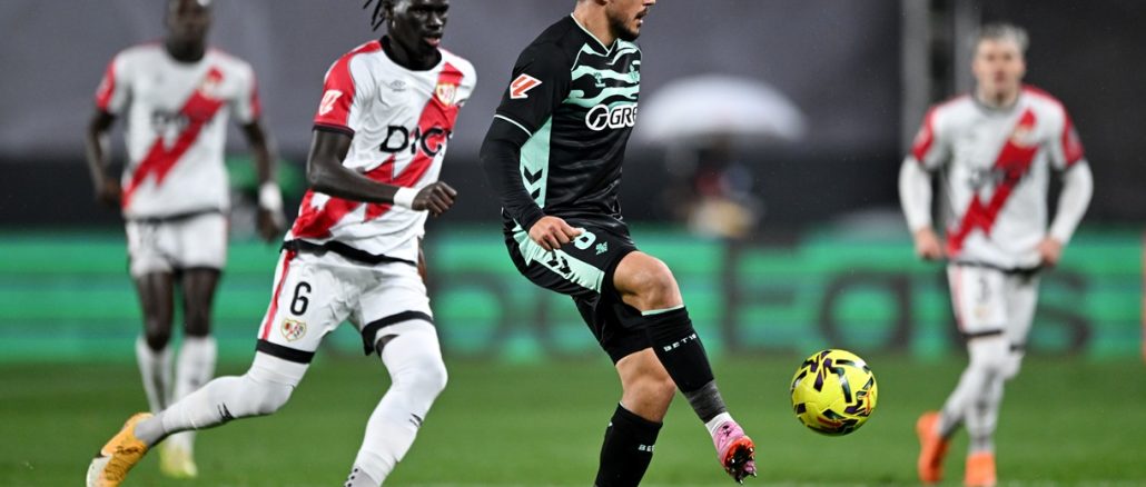 Rayo Vallecano 0 vs Betis 0 Fue 0 a 0 en Vallecas por la fecha 16 de La Liga. Rayo Vallecano y Betis no tuvieron puntería y empataron 0 a 0