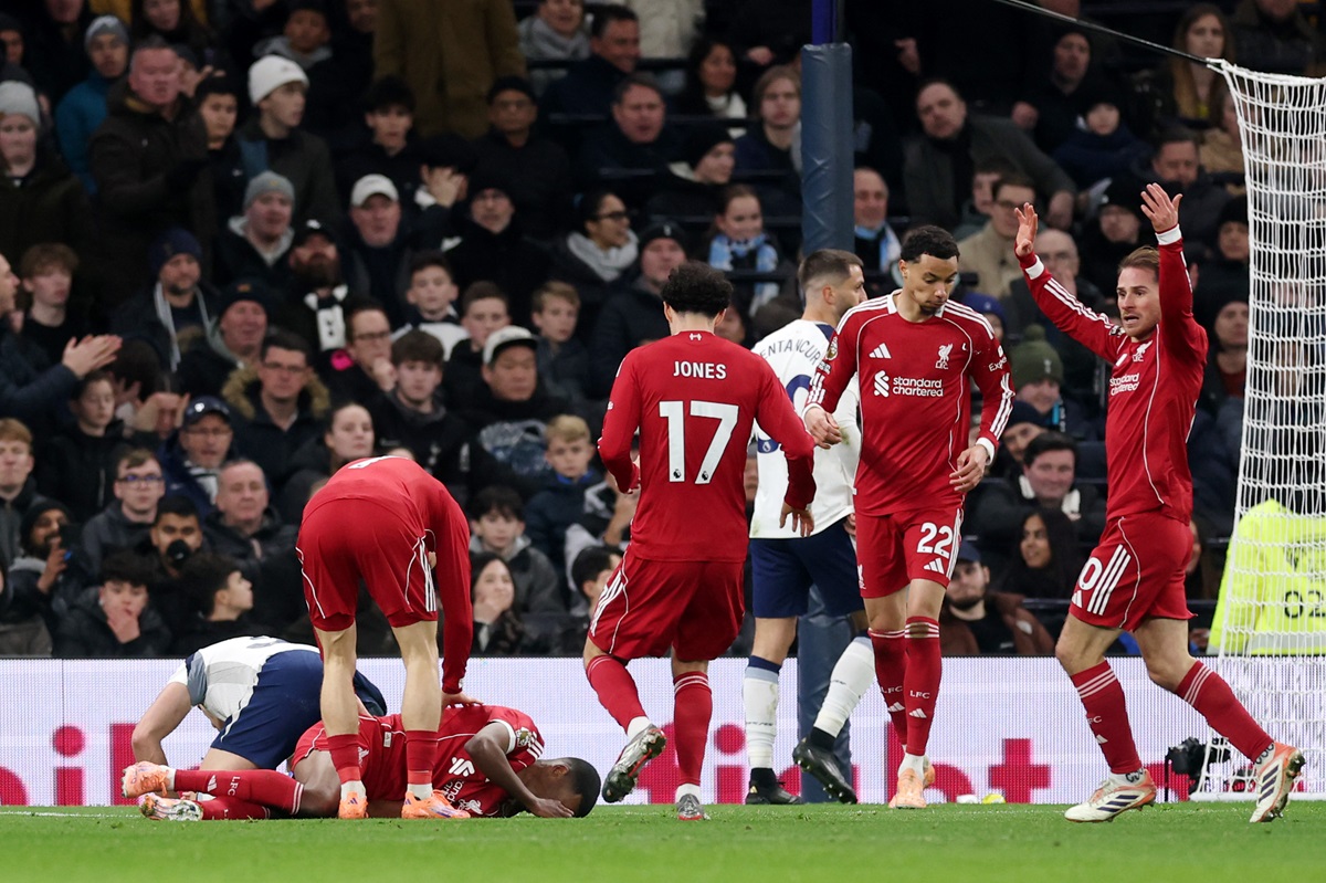 Liverpool venció a Tottenham y subió al quinto lugar en Premier League