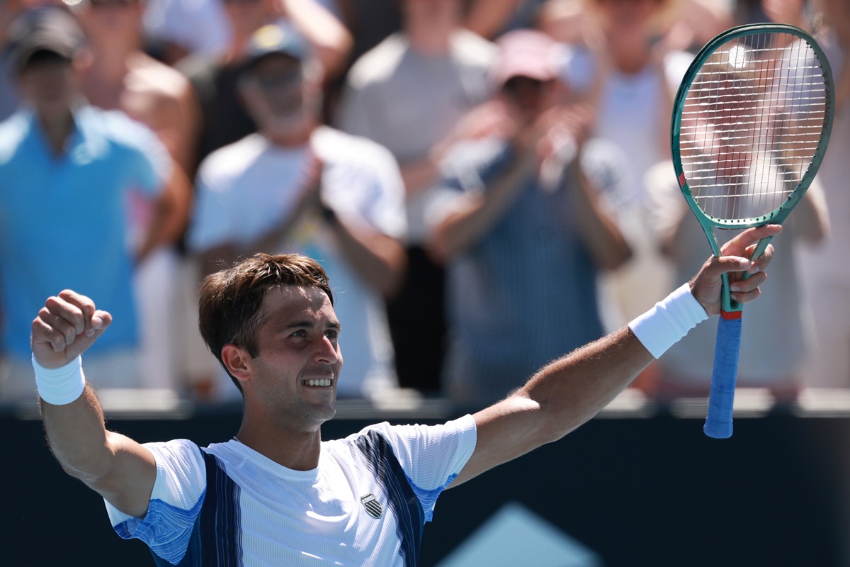 Tomás Etcheverry ganó una batalla y avanzó en el Australian Open