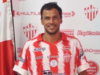 Presentación al estilo Eternauta para Fernando Enrique en Talleres de Escalada