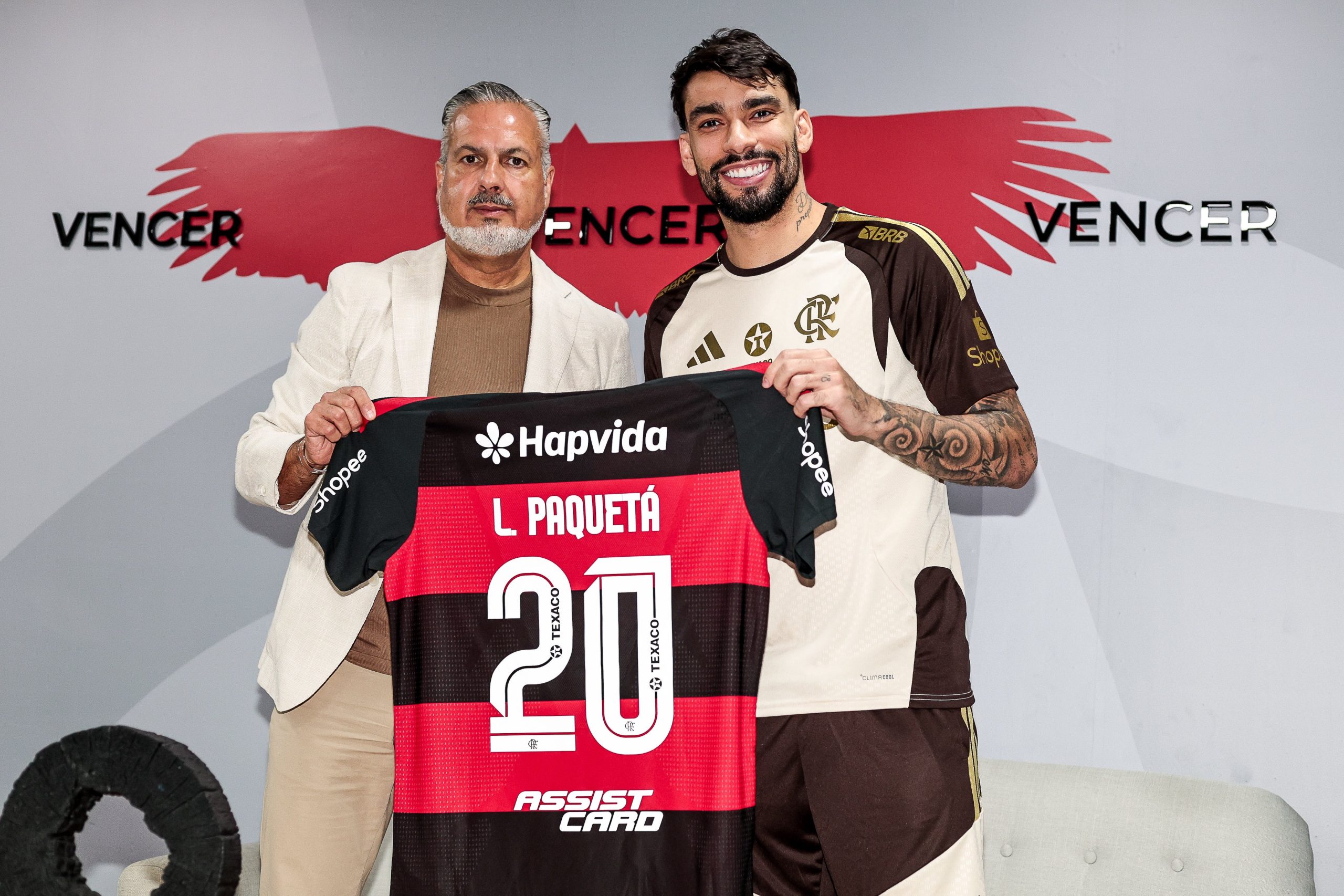 Lucas Paquetá fue presentado en Flamengo de forma oficial