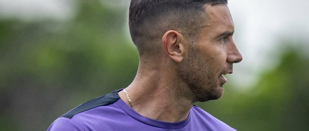 Adrián Martínez quedó a seis tantos del Príncipe. Maravilla Martínez llegó a los 53 goles con Racing y se acercó a Milito