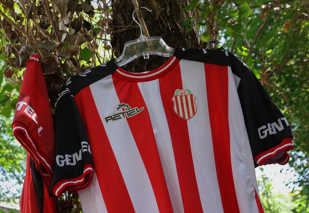 Barracas Central vestirá con Retiel en la Liga Profesional