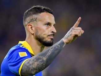 El ex goleador de Boca es refuerzo del Barcelona de Guayaquil. Pipa Benedetto llegó a Ecuador y ya le exigieron "huevos"