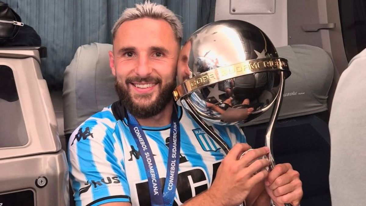 Racing lo da a préstamo con opción de compra.