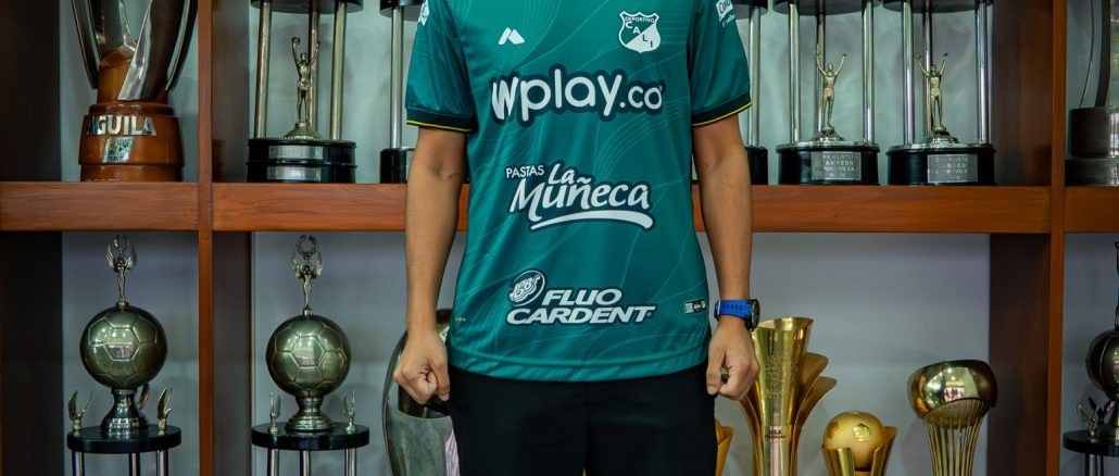 Emanuel Reynoso y Nahuel Bustos continuarán su carrera en el fútbol colombiano