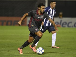 Lanús trabajó pero goleó a Sarmiento