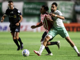 Estudiantes lo destrabó y goleó a Ituzaingó