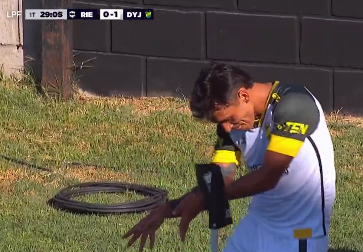 El ex Tigre puso el 1 a 0 con un zurdazo épico en el Bajo Flores. Ruben Botta marcó un golazo para Defensa ante Deportivo Riestra