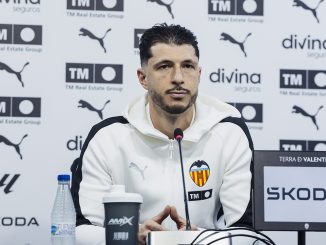 El campeón en Qatar 2022 se transformó en refuerzo de los Chés. Valencia presentó a Guido Rodríguez y habló del Mundial