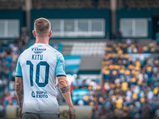 Damián Díaz firmó en Guayaquil City y protagonizó un curioso momento