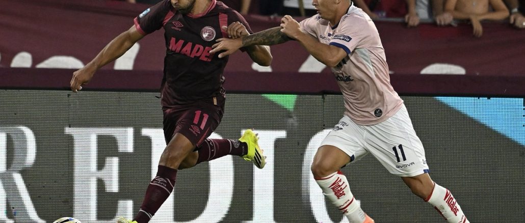 Lanus 2 Union de Santa Fe 1 Fue victoria del Granate con goles de Carrera y Marcelino Moreno. Lanús estiró su gran presente y le ganó 2 a 1 a Unión