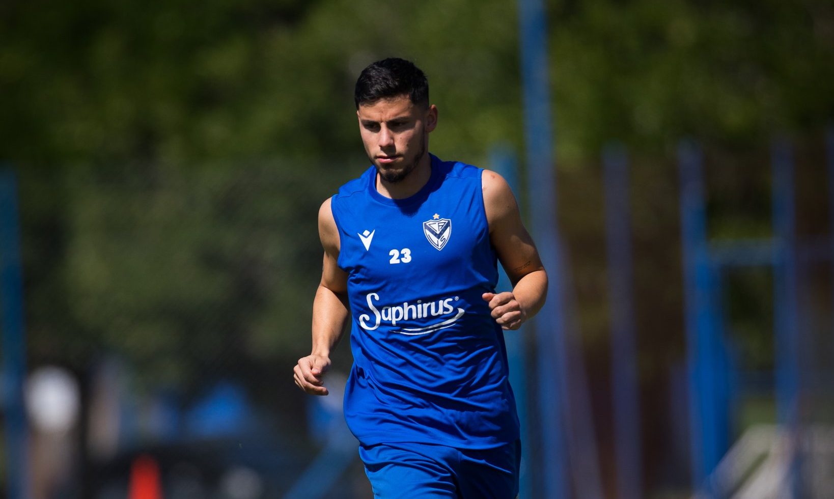 Es oficial: Lucas Robertone vuelve a Vélez