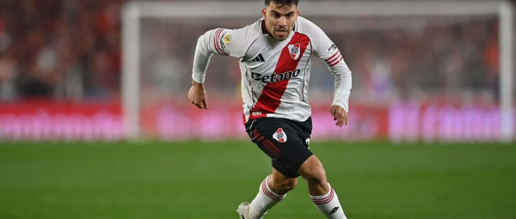 Marcos Acuña regresa al 11 titular de River para reemplazar al suspendido Matías Viña.