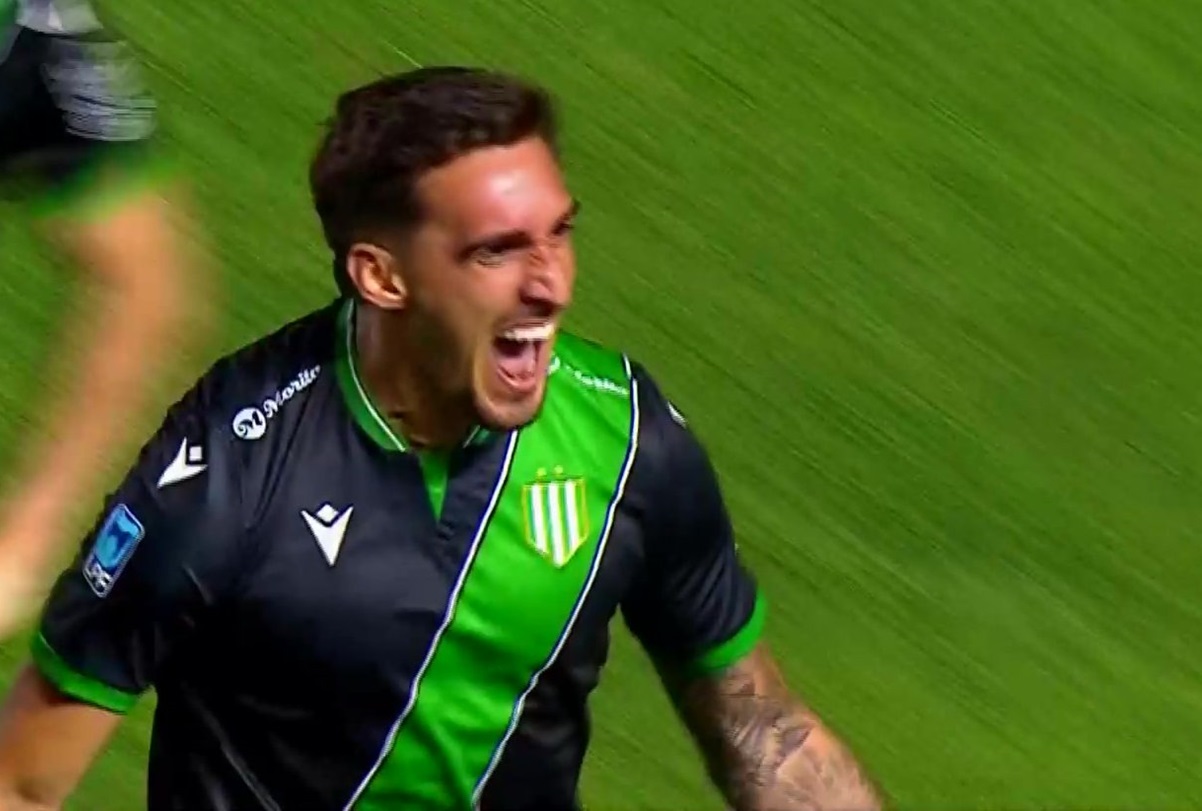 El uruguayo, de cabeza, clavó el 1 a 0 ante Huracán. Mauro Méndez para Banfield anotó el primer gol de la Liga Profesional 2026