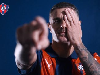 El ex Belgrano dejó Vasco da Gama y ya firmó en Paraguay. Pablo Vegetti fue presentado en Cerro Porteño con guiño a Belgrano