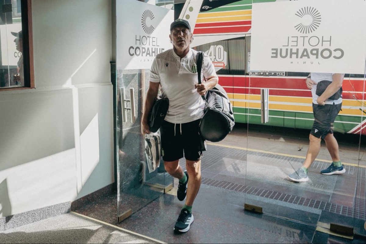 El entrenador del Taladro habló tras la derrota ante Sarmiento. Troglio volvió a exponer a Banfield: “Es difícil armar un equipo así”