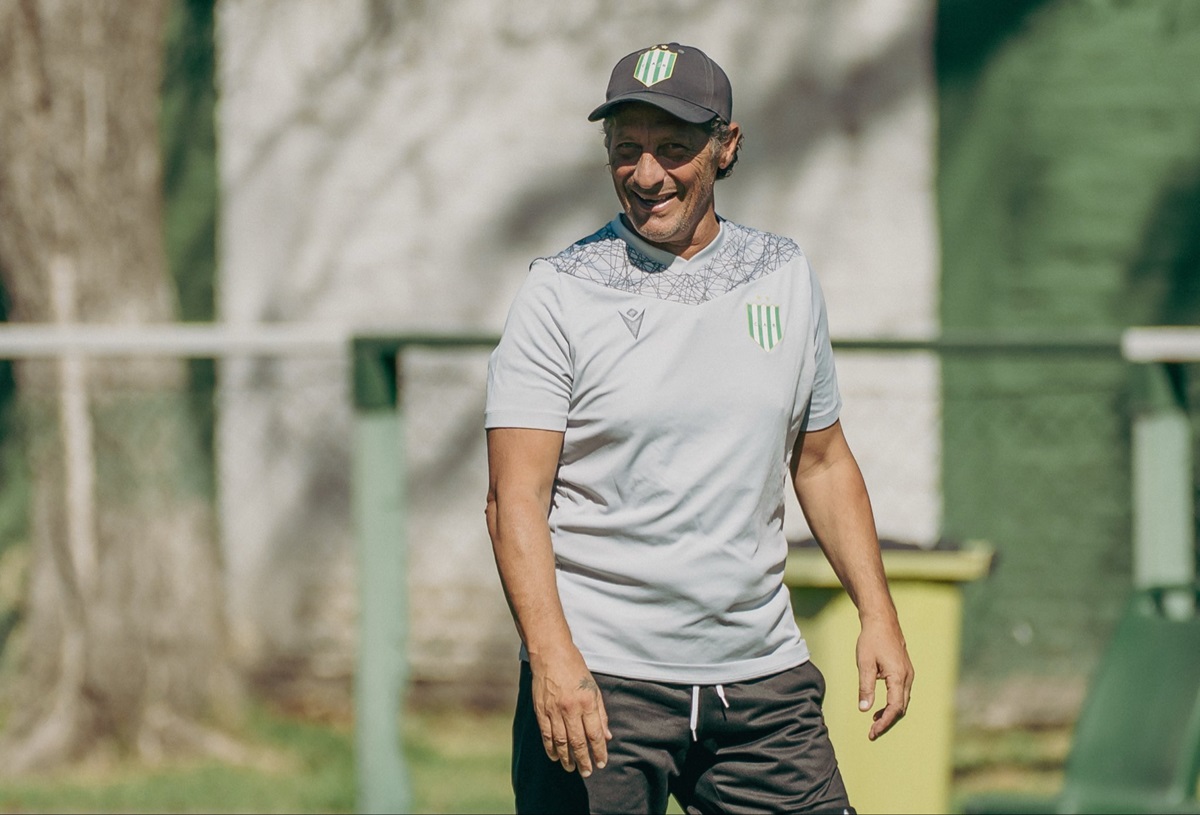 El entrenador el Taladro mostró su frustración. Pedro Troglio tras el empate de Banfield: "No hay nada para traer hoy"