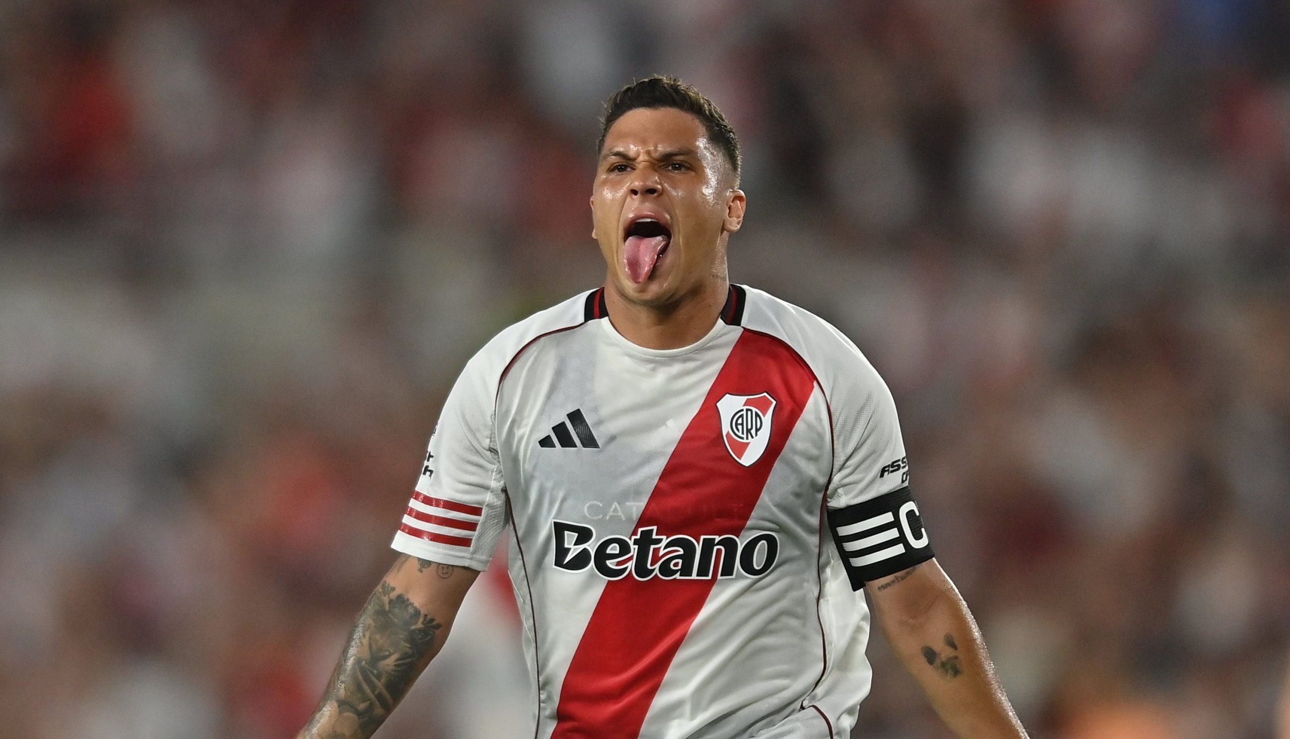 River derrotó a Gimnasia con goles de Quintero