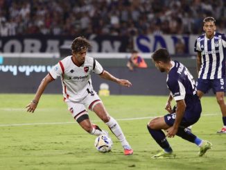 Fue victoria de La T por 2 a 1 con goles de Ronaldo Martínez y Depietri. Talleres arrancó el torneo con una soberbia victoria ante Newell's